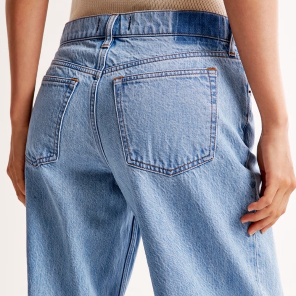 Abercrombie & Fitch Low Rise Ultra Loose Jeans Light Wash 31 Short - Picture 5 of 11
